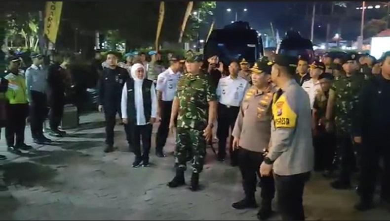 Panglima TNI Dampingi Kapolri Tinjau Arus Mudik Lebaran di Terminal Bungurasih
