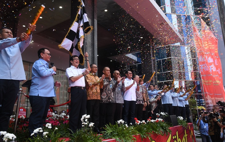 Yasonna Lepas Keberangkatan 31 Bus Mudik Bareng Kemenkumham
