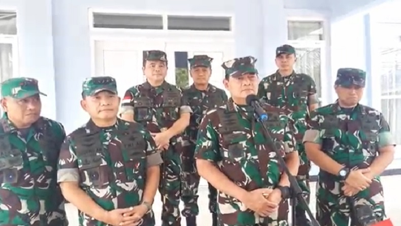 Kontak Tembak dengan KKB saat Pencarian Pilot Susi Air, 4 Prajurit TNI Luka
