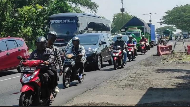 H-4 Lebaran, Ratusan Pemudik Bersepeda Motor Padati Jalur Pantura 