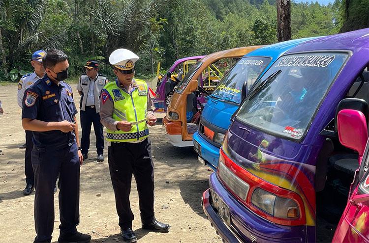 Pastikan Laik Jalan, Polres Kulonprogo Ramp Check Kendaraan Wisata