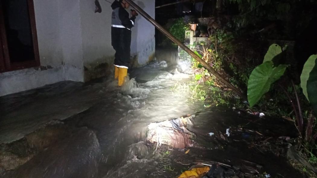 Hujan Deras di Bogor, Tanggul Kali Cibanten Jebol hingga Rendam Rumah Warga