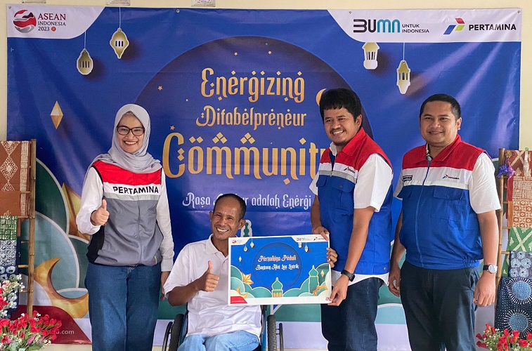 Perwira Penggerak Pertamina Belajar Membatik di Workshop Difablepreneur Boyolali