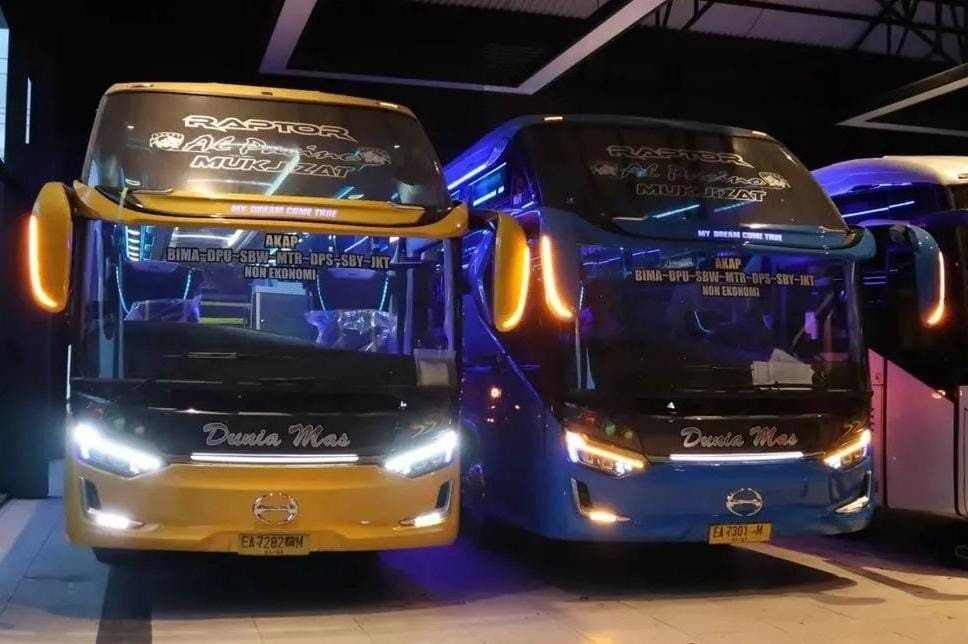 PO Dunia Mas Rilis Dua Bus Baru Garapan Karoseri Laksana, Dilengkapi Sofa Panjang