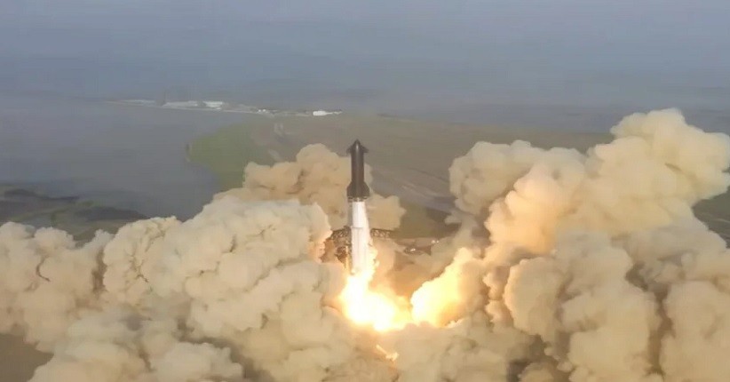 Starship SpaceX Berhasil Terintegrasi, tapi Gagal Berpisah Sebelum Meledak