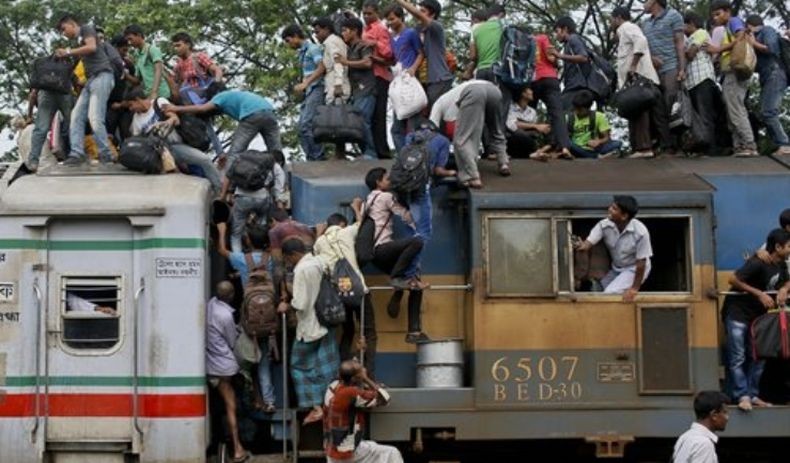 Daftar Negara Punya Tradisi Mudik Lebaran, Ada yang Rela Berjubel di Lokomotif Kereta