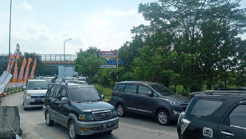 Hari H Idul Fitri Arus Lalu Lintas Tol Cipali Ramai, Rest Area Km 166 Majalengka Penuh 