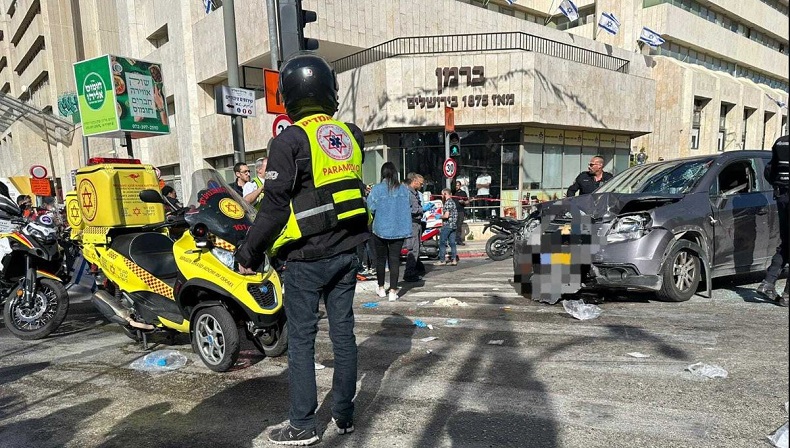 Mobil Tabrak Kerumunan Warga Israel di Yerusalem, 5 Orang Luka Salah Satunya Kritis