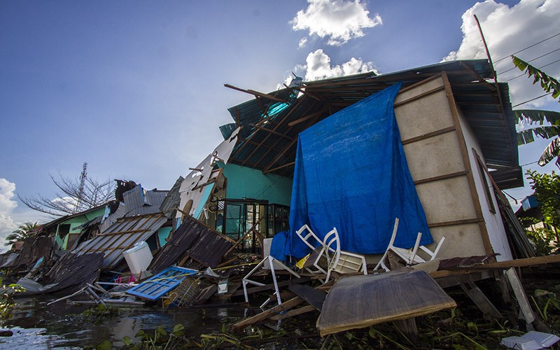 Buntut Puluhan Rumah Rusak Ditabrak, Dishub Kalsel Bakal Petakan Tambatan Tongkang