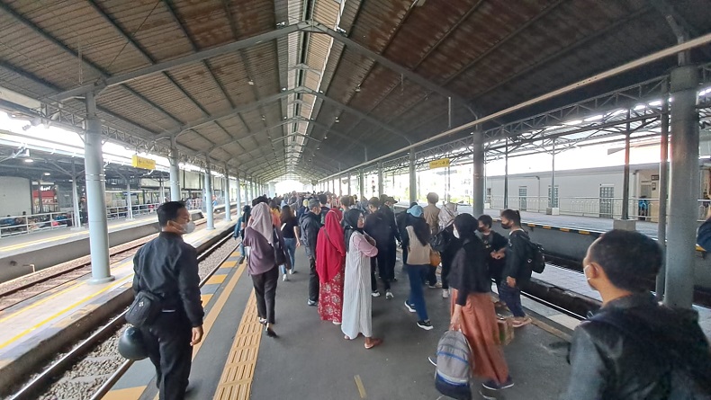 Arus Balik Lebaran, Ribuan Penumpang Datangi Stasiun Solo Balapan