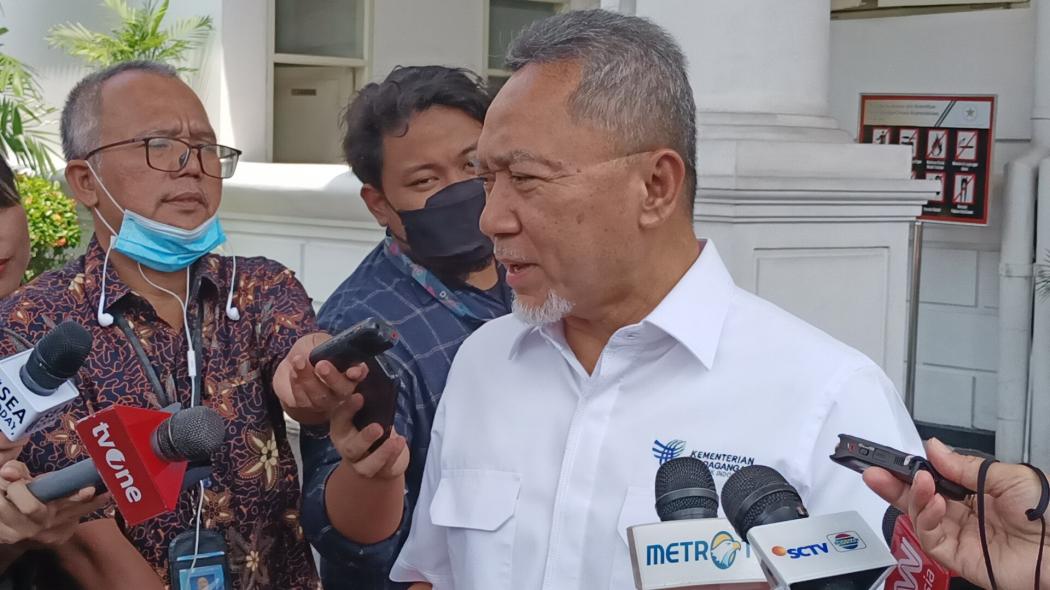 Mendag Zulhas Bertemu Presiden Jokowi di Istana, Bahas Harga Bahan Pokok hingga Politik