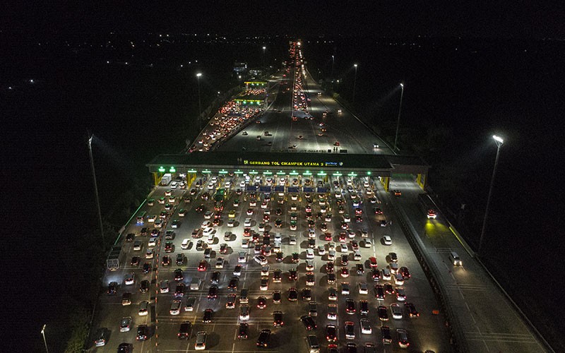 Long Weekend Idul Adha Selesai, Contraflow Belaku di KM 65-47 Tol Jakarta-Cikampek