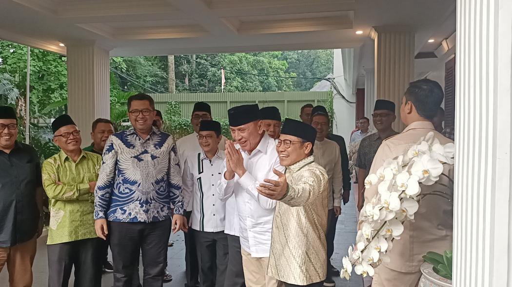 Momen Cak Imin Beri Selamat kepada Iwan Bule usai Gabung Partai Gerindra