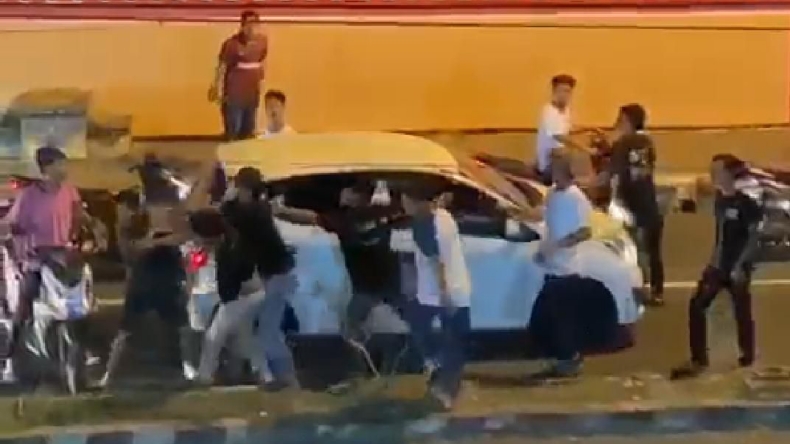 Viral! Pria di Lampung Selatan Dikeroyok Remaja, Aksinya Terekam CCTV