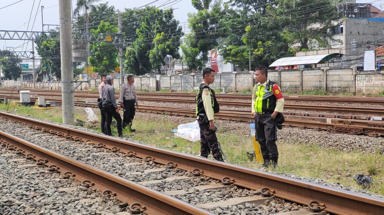 Tewas Tertabrak Kereta, Kasat Narkoba Polres Jaktim AKBP Buddy Diduga Bunuh Diri