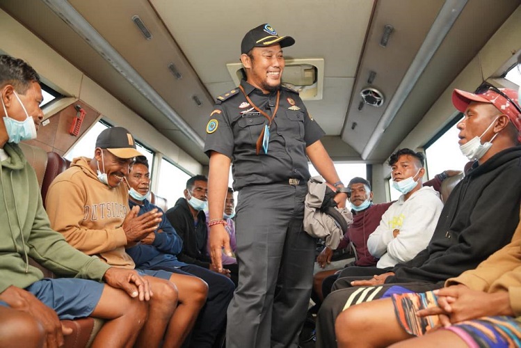 KKP dan Pemerintah Australia Pulangkan 11 Nelayan Terdampar Asal Rote