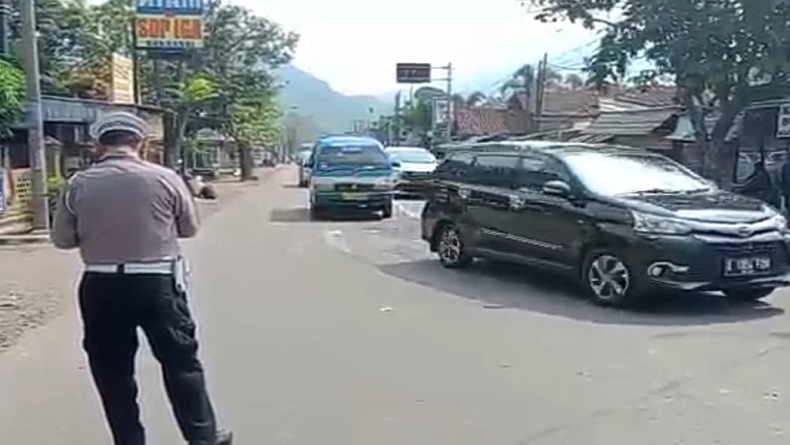 Lalu Lintas di Garut Meningkat, Kendaraan Dialihkan ke Jalur Lingkar Kadungora