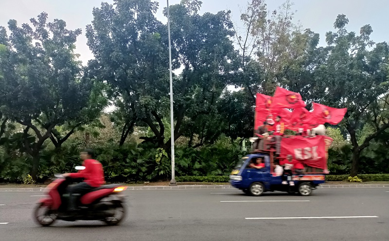Demo Buruh di Patung Kuda Monas Selesai, Lalu Lintas Jalan Medan Merdeka Selatan Ramai Lancar