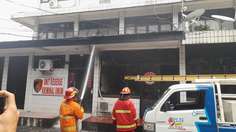 Ledakan Terdengar dari Ruang Humas Polsek Bekasi Kota, Ternyata akibat Korsleting Panel Listrik