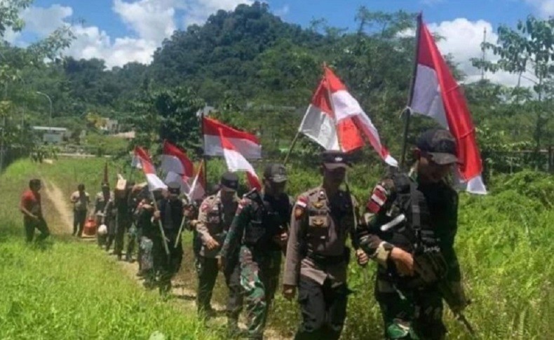 Cegah Kegiatan Ilegal, TNI-Polri Gencarkan Patroli di Wilayah Perbatasan Entikong