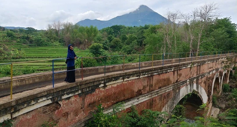 Intip Jembatan Air Talang Usia 100 Tahun Peninggalan Belanda di Malang, Berlatar Pegunungan 