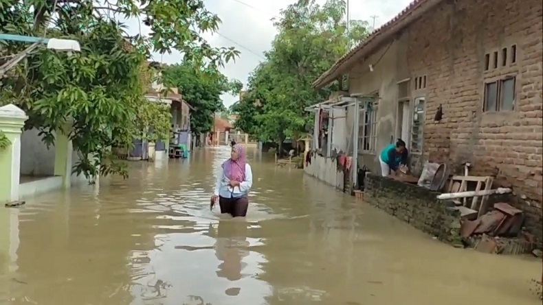 Sungai Ciberes Meluap, Banjir Rendam Lima Desa di Waled Cirebon