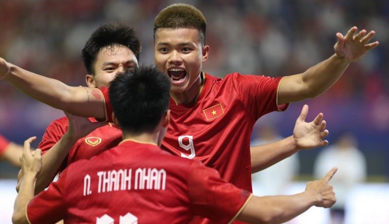 Pelatih Vietnam Belum Puas Setelah Rebut Puncak Klasemen Grup B SEA Games 2023