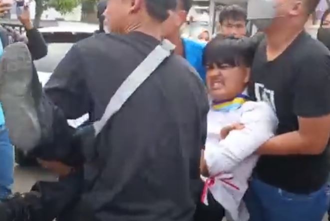 Demo Massa PMII di Kantor Bupati Pandeglang Ricuh, 1 Mahasiswa Ditabrak Mobil