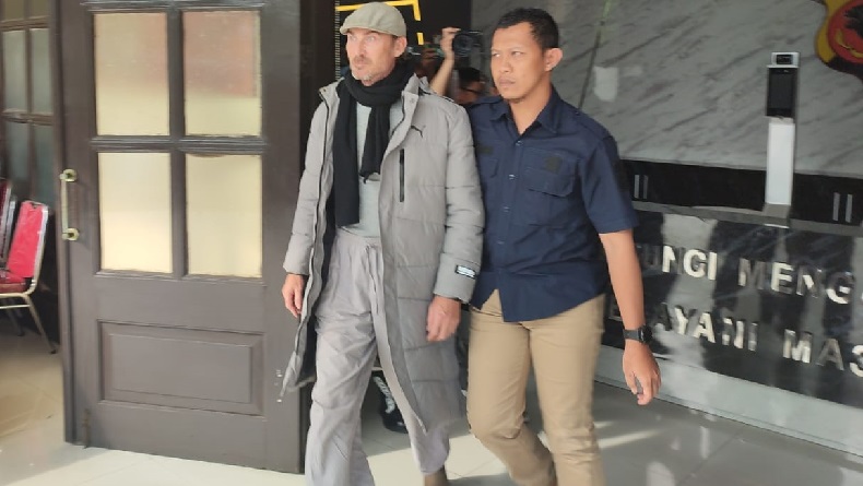 Bule Australia yang Ludahi Imam Masjid di Buahbatu Diserahkan ke Imigrasi Bandung