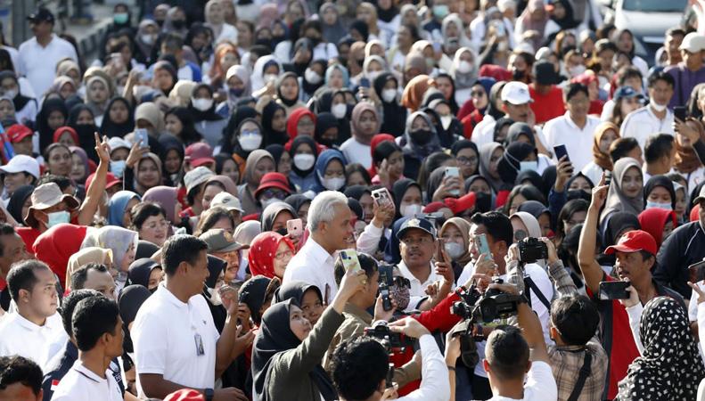  Ganjar Jalan Sehat Bareng Ratusan Buruh di Salatiga, Bicara soal Upah dan Kesejahteraan