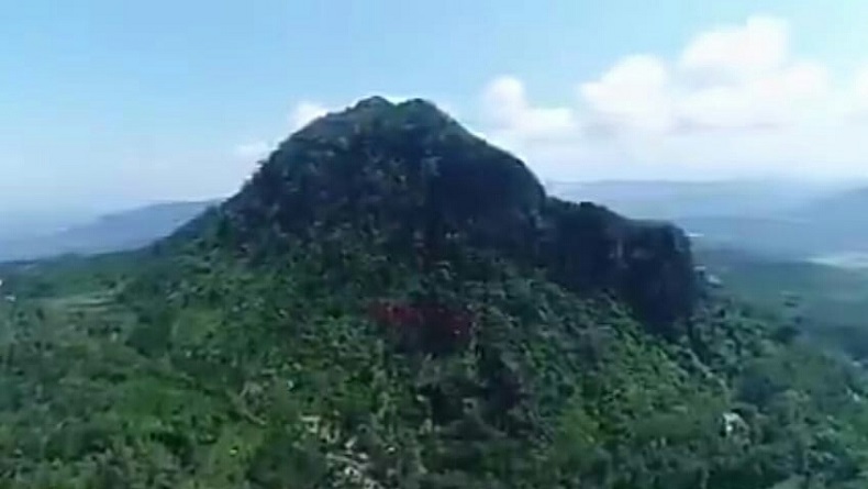Misteri Gunung Jimat di Pemalang, Ada Makam Tua yang Dianggap Keramat