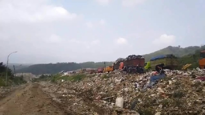 Buang Sampah ke Sarimukti KBB Belum Normal, Operasional TPA Cicabe Hanya Sementara