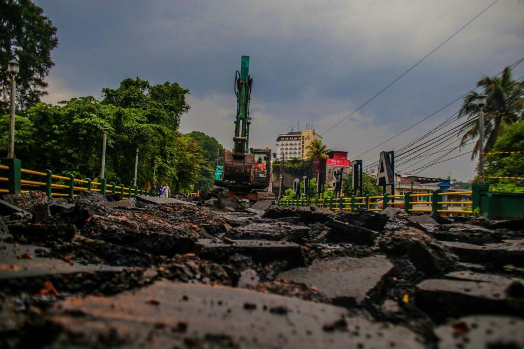 Jembatan Otista Bogor Dibangun Ulang, Aspal Jalan Mulai Dibongkar