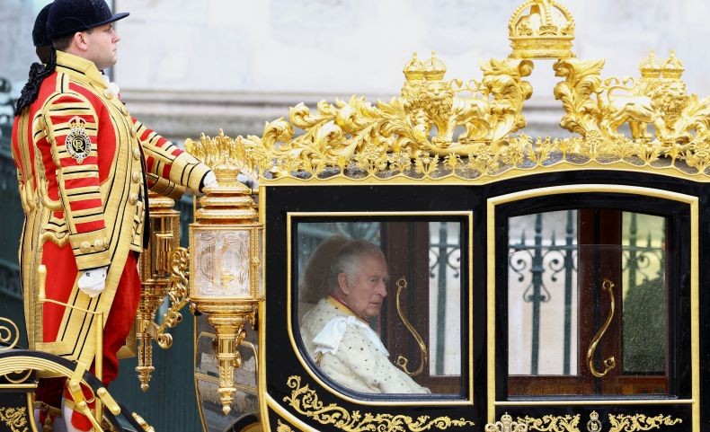 Raja Charles III Tiba di Westminster Abbey untuk Penobatan