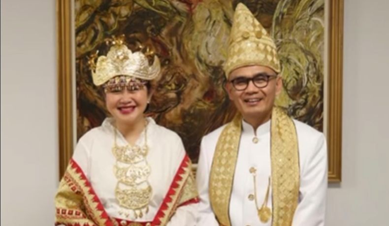 Pakai Baju Adat Lampung, Dubes RI untuk Inggris Hadiri Penobatan Raja Charles