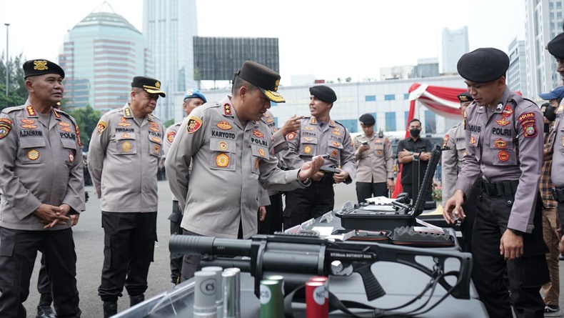 Kapolda Metro Jaya Cek Kelayakan Senjata dan Rantis, Instruksikan Evaluasi Peralatan yang Rusak