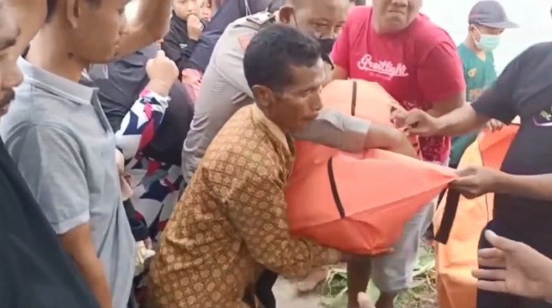 Belajar Berenang di Waduk, 2 Siswi SD Gresik Tewas Tenggelam