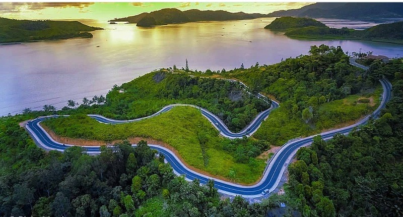 Pesona Pulau Mandeh yang Eksotis, Pasir Putih dengan Air Laut Bergradasi