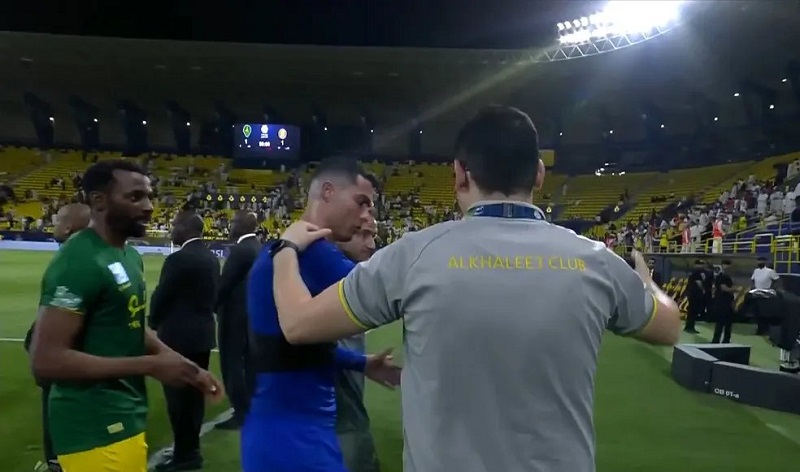 Viral! Cristiano Ronaldo Kesal Diajak Selfie usai Al-Nassr Gagal Tekuk Al-Khaleej