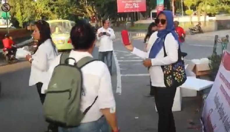 RPA Perindo Maluku Berbagi Makanan Berbuka di Gong Perdamaian Ambon