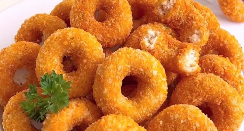 Unik, Mencicipi Donat Ayam Kriuk yang Bikin Nagih, Intip Resepnya!