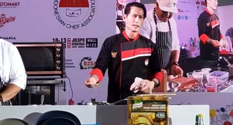 Chef Juna Kenalkan Kuliner Manado Tuturuga Lobster di Event Chef Expo 2023