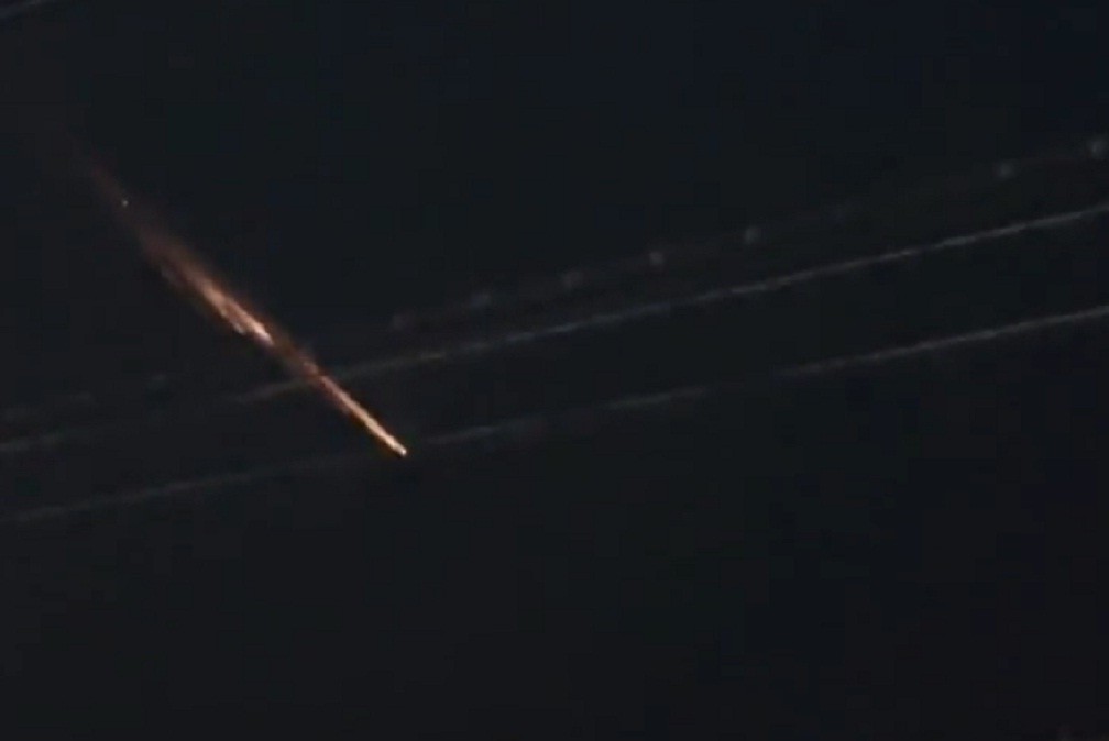 Benda Terbakar Misterius Melintas di Langit Jepang, Bergerak Perlahan