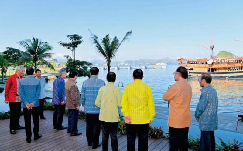 Presiden Jokowi dan Pemimpin ASEAN Kenakan Kemeja Tenun Songke Asli Manggarai, Ini Maknanya