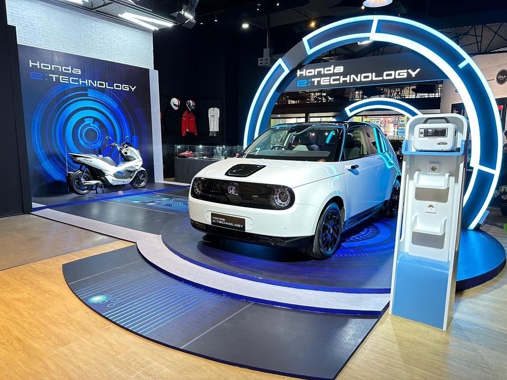Honda e Bisa Dilihat Langsung di Dreams Cafe, Mengenal Lebih Dekat Mobil Listrik Retro Futuristik
