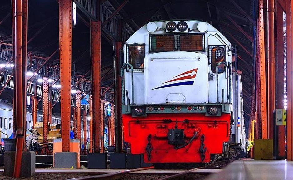 Kereta Terpanjang di Indonesia, Intip Rute dan Harga Tiketnya