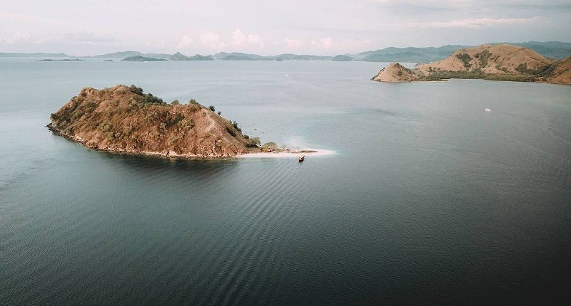 Pesona Pulau Kelor di Labuan Bajo, Wajib Snorkeling Menikmati Terumbu Karang Berwarna-warni!