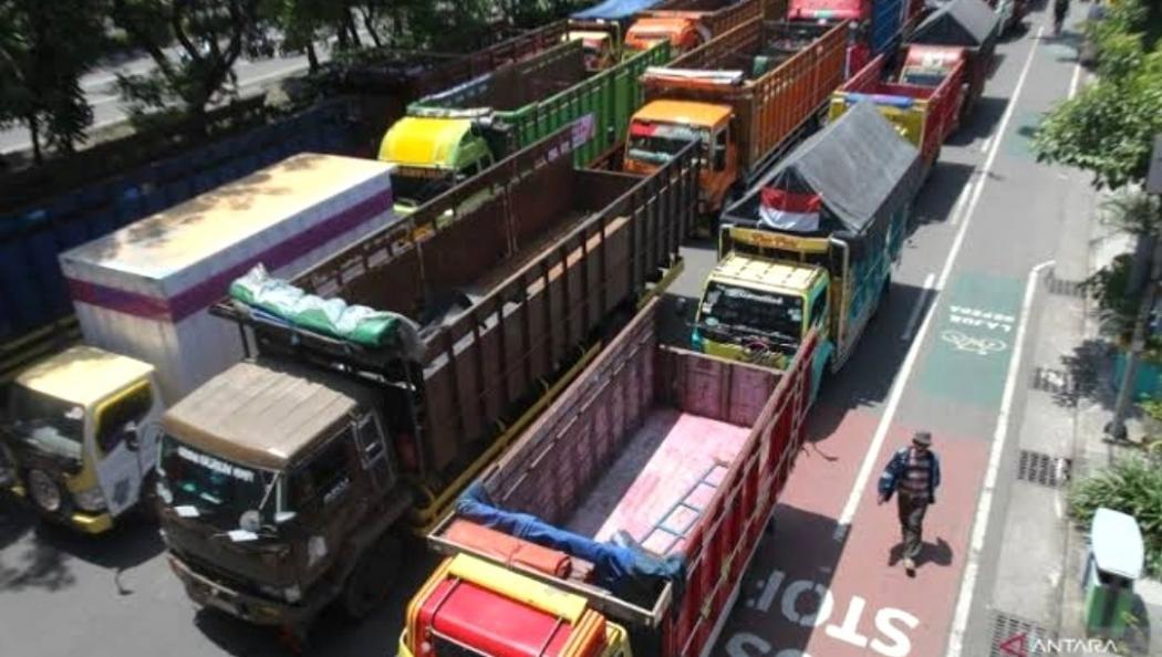 Jumlah Truk di Indonesia Tembus 5,9 Juta Unit, Bukan Jakarta Populasi Terbanyak Ada di Daerah Ini