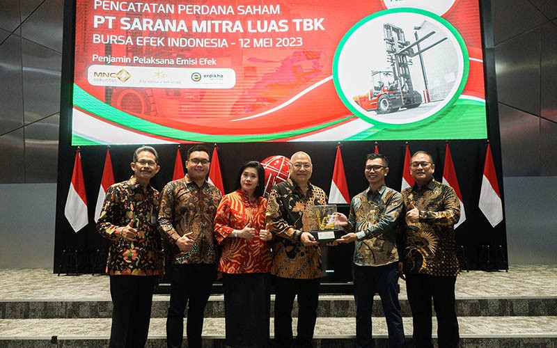 Resmi Melantai di BEI, Saham Sarana Mitra Luas (SMIL) Sentuh ARA