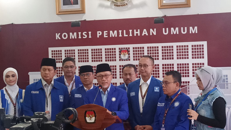 Zulhas Pimpin PAN Daftarkan 580 Bacaleg DPR, Targetkan 100 Kursi Parlemen